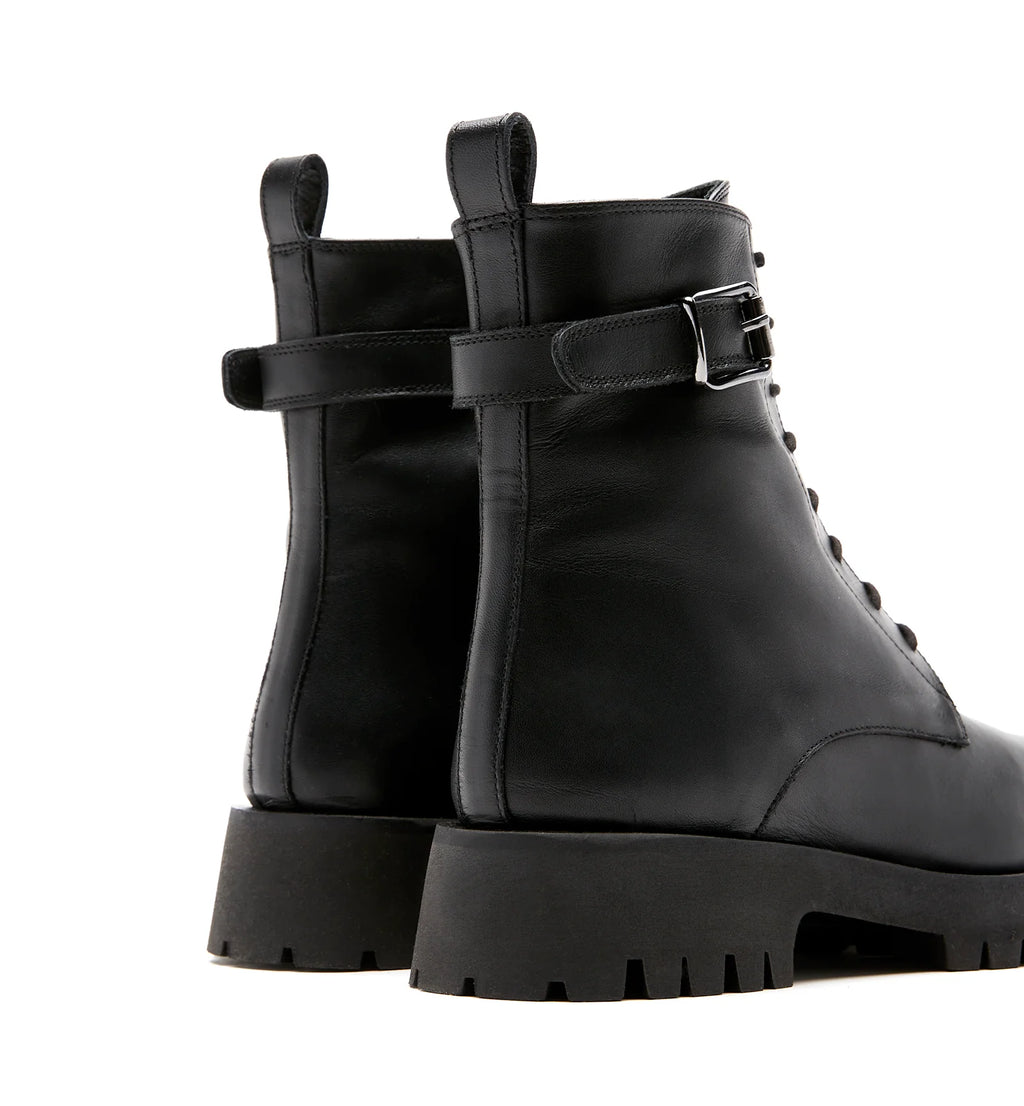 GOLDY LEATHER BOOTIE